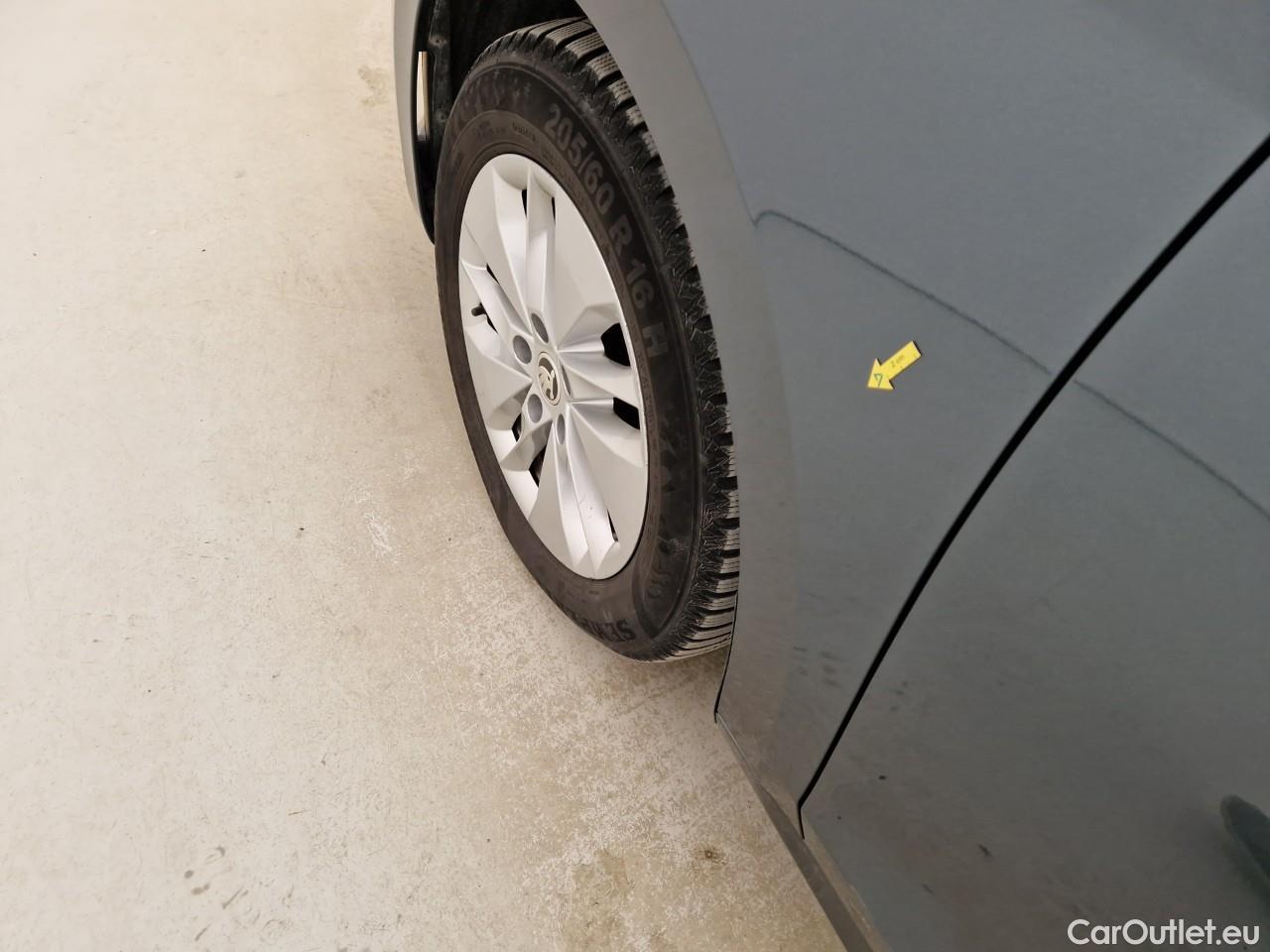  Skoda  Octavia 2.0 TDI 115CP Ambition DSG #7