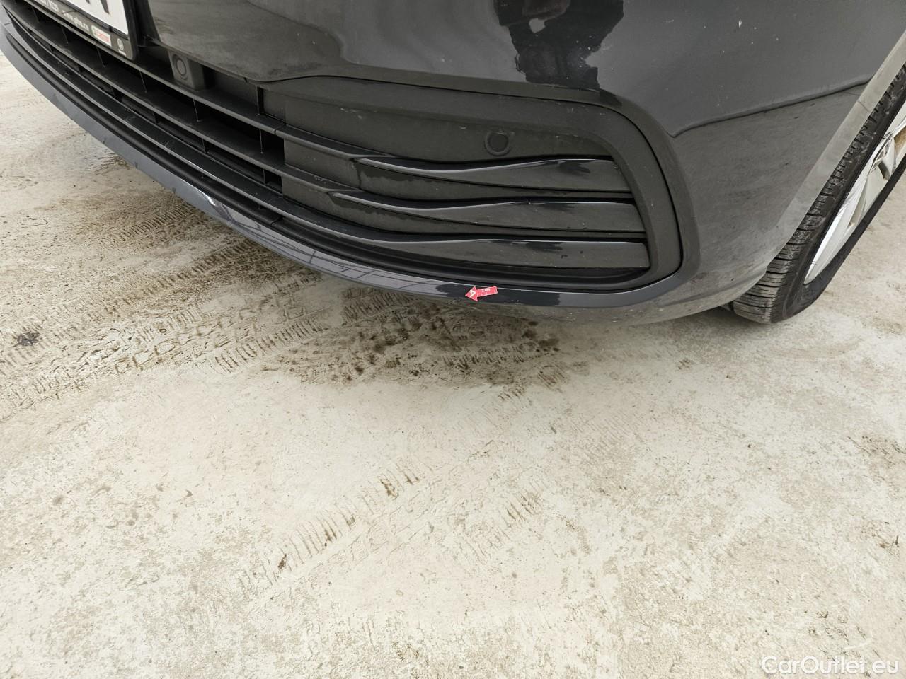  Volkswagen  Golf  2.0 TDI 116HP DSG Life Variant #9