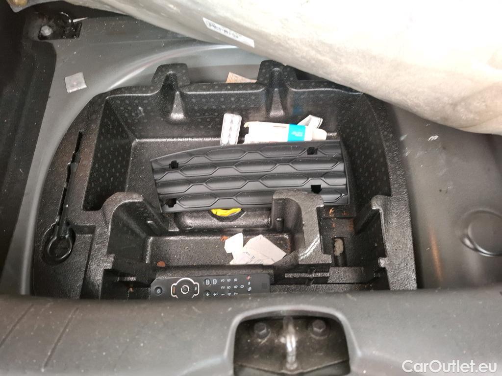  Citroen  DS3 CITROEN  3p Berline Sport Chic THP 150 #44