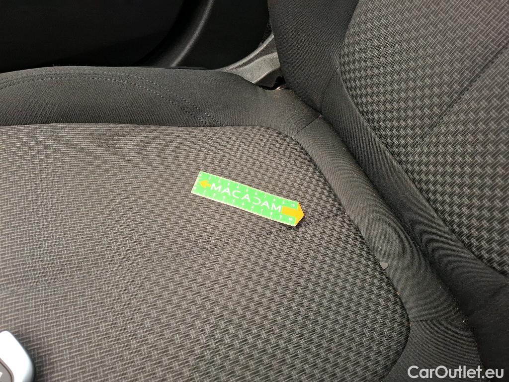  Bmw  Serie 1 BMW Série 1 / 2019 / 5P / Berline 1.5 116D DKG7 Business Design #9