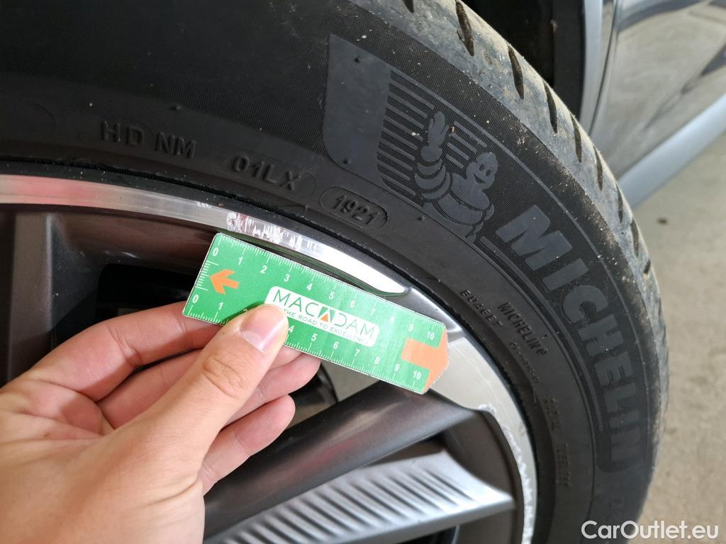  DS  DS7 DS DS 7 Crossback / 2017 / 5P / SUV E-TENSE 4x4 300 BASTILLE + #18