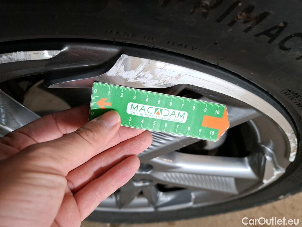  DS  DS7 DS DS 7 Crossback / 2017 / 5P / SUV E-TENSE 4x4 300 BASTILLE + #23