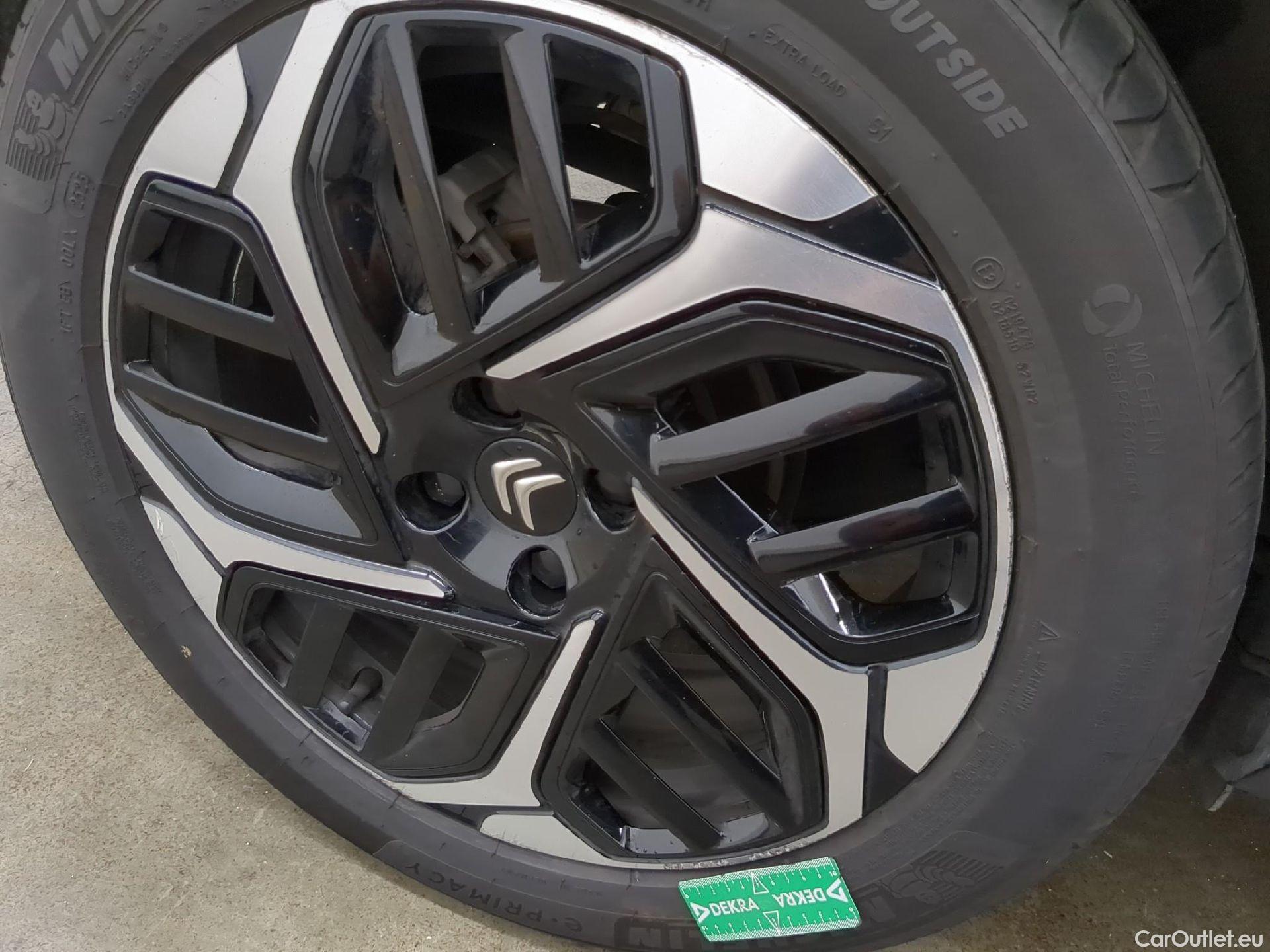  Citroen  C4 CITROEN  X / 2022 / 4P / Berline PureTech 130 SS EAT8 Shine / VO RECONDITIONNE - PHOTOS AVANT RECONDITIONNEMENT #2