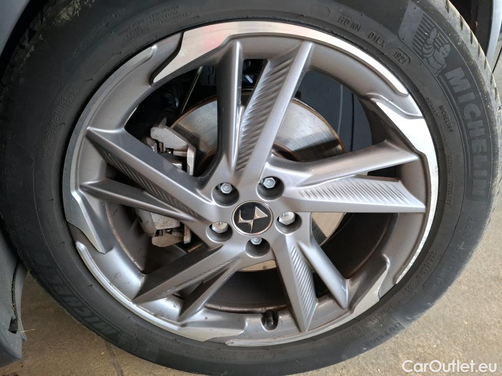  DS  DS7 DS DS 7 Crossback / 2017 / 5P / SUV E-TENSE 4x4 300 BASTILLE + #16