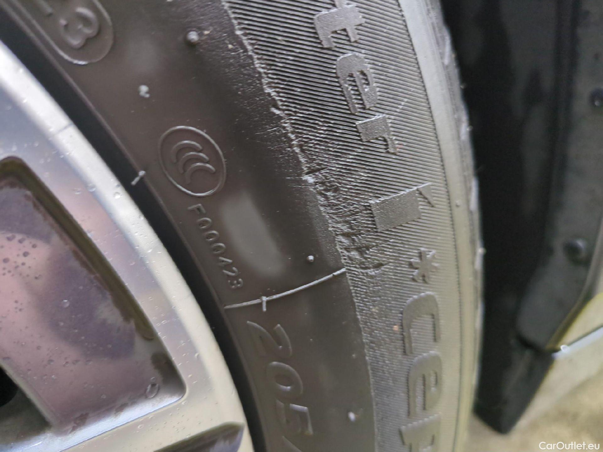  Bmw  2 Tourer BMW Série 2 Active Tourer / 2021 / 5P / monospace 218d 150ch Luxury DKG7 #1