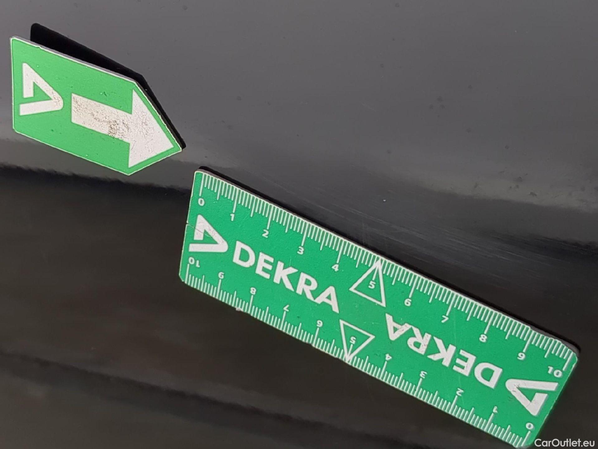  Citroen  C4 CITROEN  X / 2022 / 4P / Berline PureTech 130 SS EAT8 Shine / VO RECONDITIONNE - PHOTOS AVANT RECONDITIONNEMENT #4