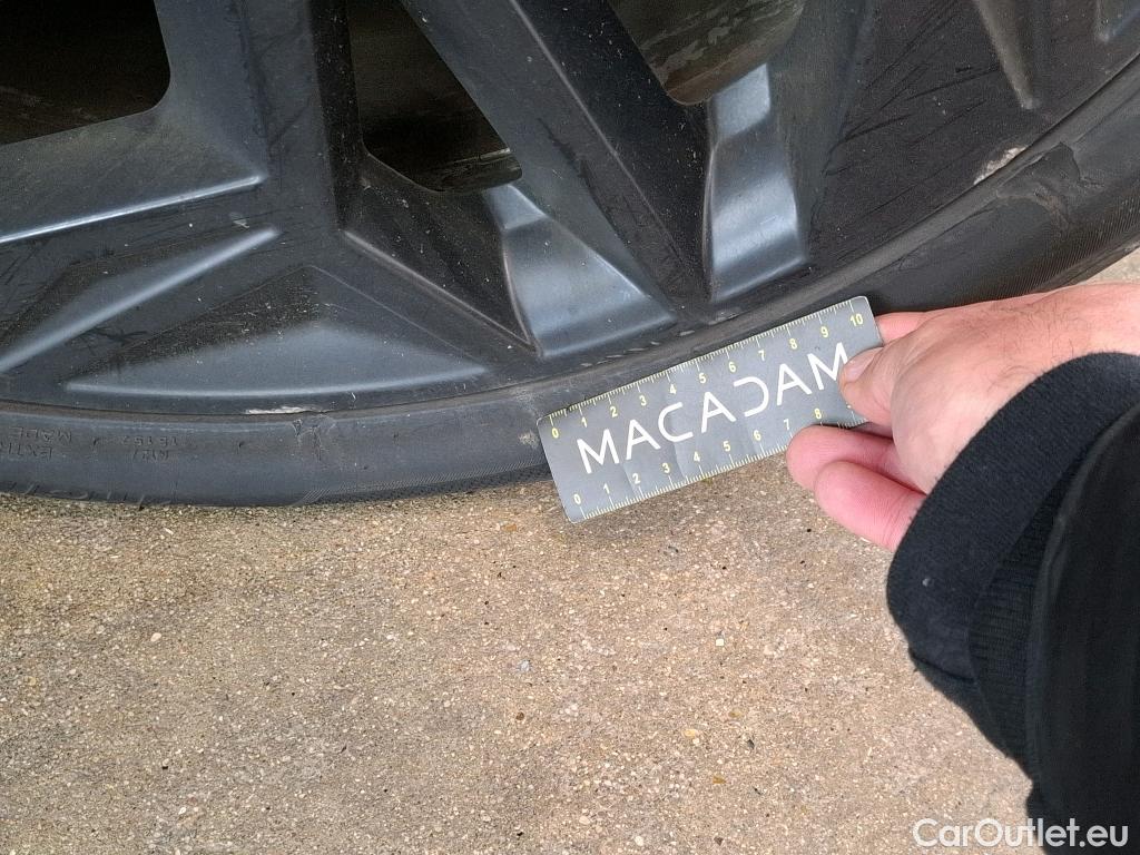  Hyundai   Ioniq Ioniq 6 First Edition Electrique 4WD 77kWh BVA #20