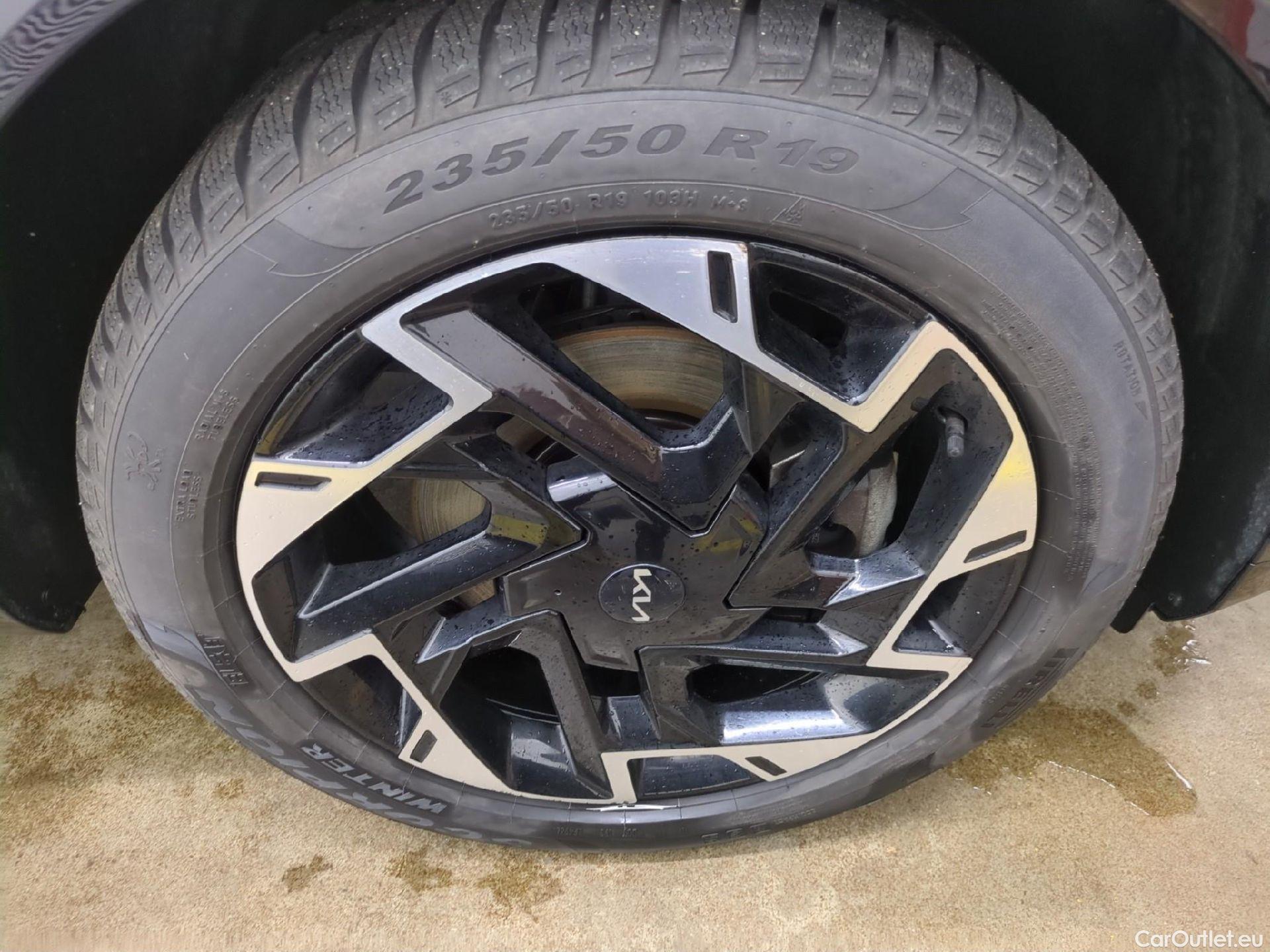  KIA  Sportage KIA  / 2021 / 5P / SUV 1.6 T-GDI 265 PHEV AUTO 4WD GT-L PREM BU #1