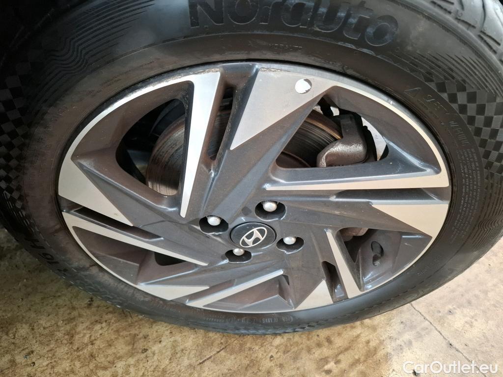  Hyundai  Bayon HYUNDAI  / 2021 / 5P / SUV 1.0 T-GDI 100 HYBRID 48V INTUITIVE #6