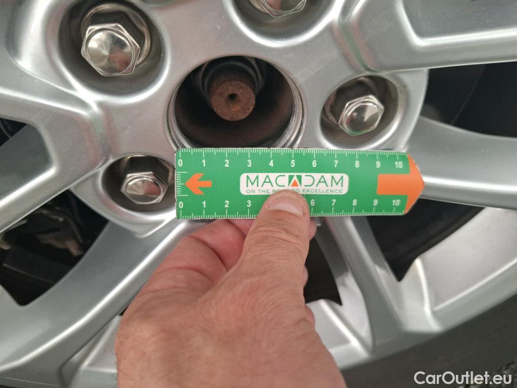  Ford  Kuga FORD  / 2019 / 5P / SUV 2.5 Duratec 190 FHEV Powershift Titanium #20