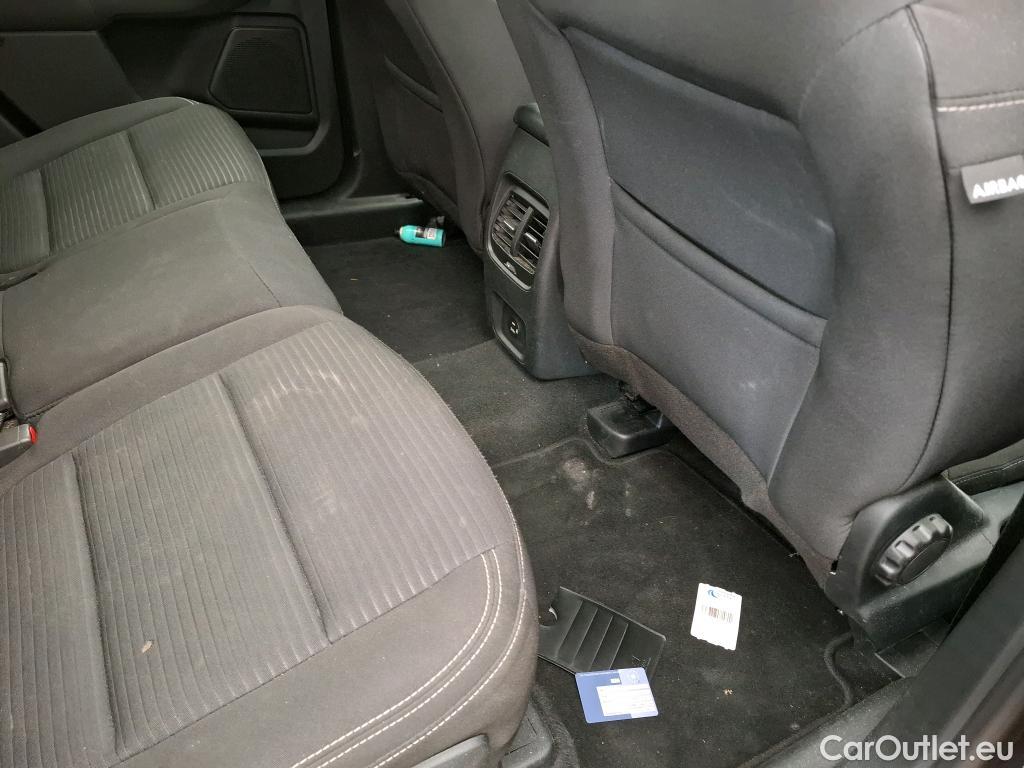  Ford  Kuga FORD  / 2019 / 5P / SUV 2.5 Dur 225 hybrid PHEV Pshift Titanium #8