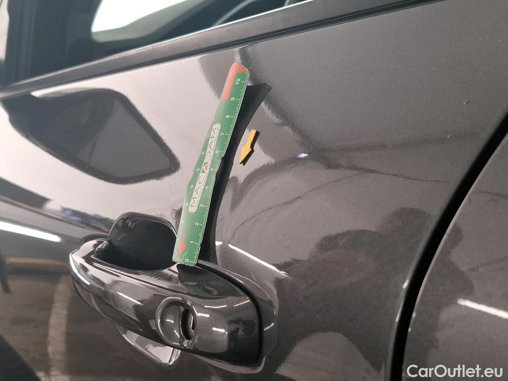  Ford  Kuga FORD  / 2019 / 5P / SUV 2.5 Duratec 190 FHEV Powershift Titanium #4