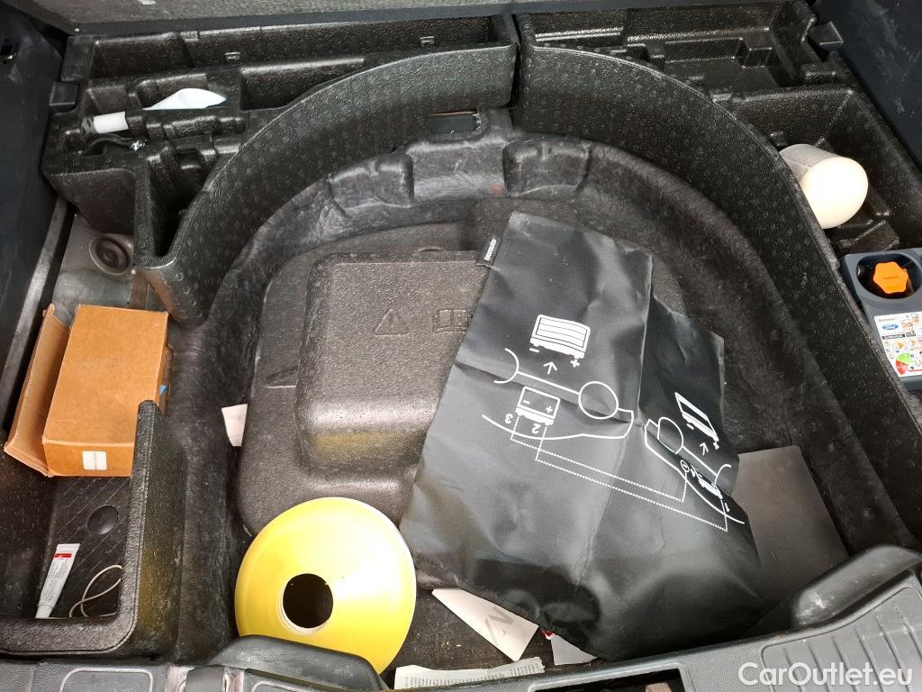  Ford  Kuga FORD  / 2019 / 5P / SUV 2.5 Dur 225 hybrid PHEV Pshift Titanium #6