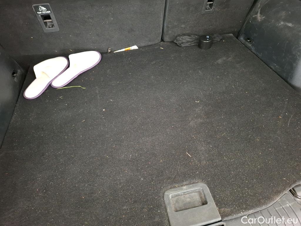  Ford  Kuga FORD  / 2019 / 5P / SUV 2.5 Dur 225 hybrid PHEV Pshift Titanium #7