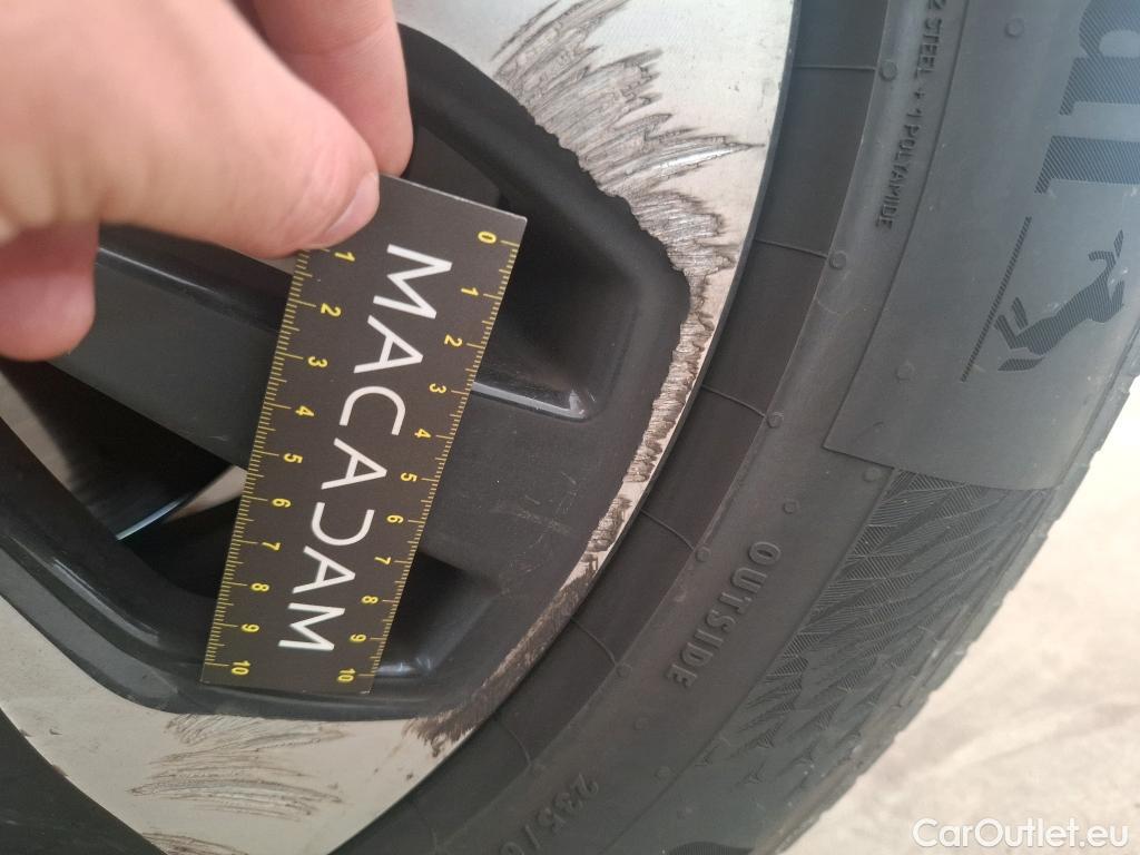  Mercedes  G-Klasee MERCEDES-BENZ GLC / 2019 / 5P / SUV 2.0 GLC 300 E BUSINESS LINE 4MATIC #101