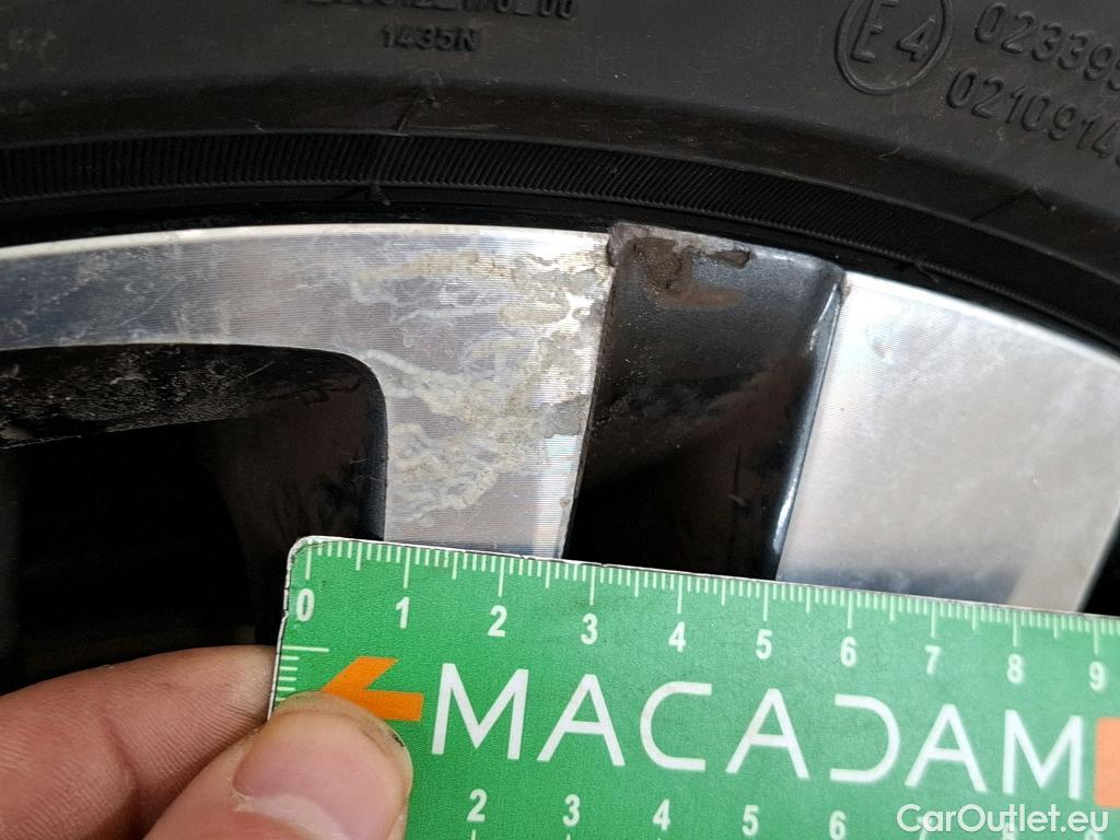  Peugeot  3008 PEUGEOT  / 2020 / 5P / SUV 1.6 HYBRID 225 E-EAT8 Allure Pack #28