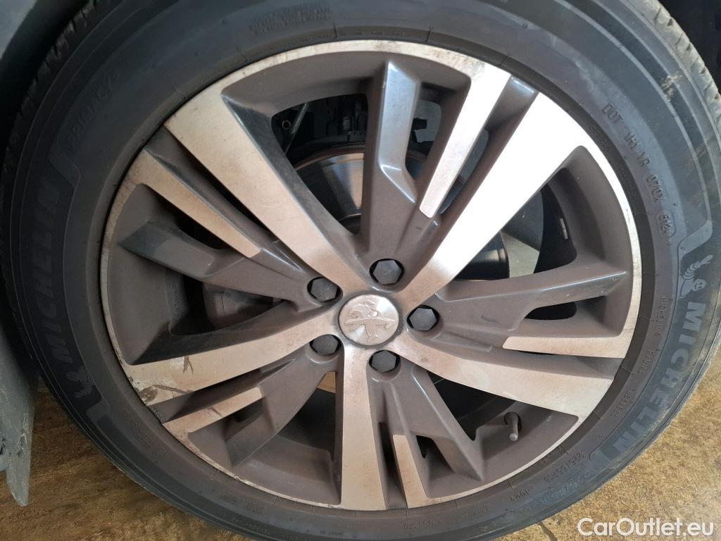  Peugeot  3008  GT 1.2 PureTech 130CV BVA8 E6d #15