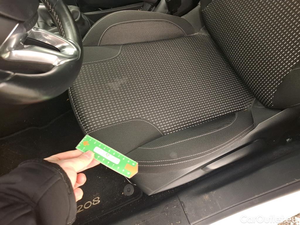  Peugeot  208  Allure Business 1.2 PureTech 110CV BVM6 E6dT #16