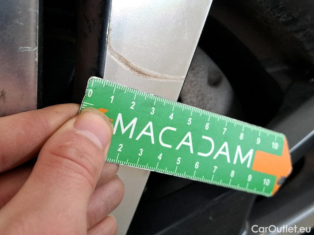  Peugeot  3008 PEUGEOT  / 2020 / 5P / SUV 1.6 HYBRID 225 E-EAT8 Allure Pack #27