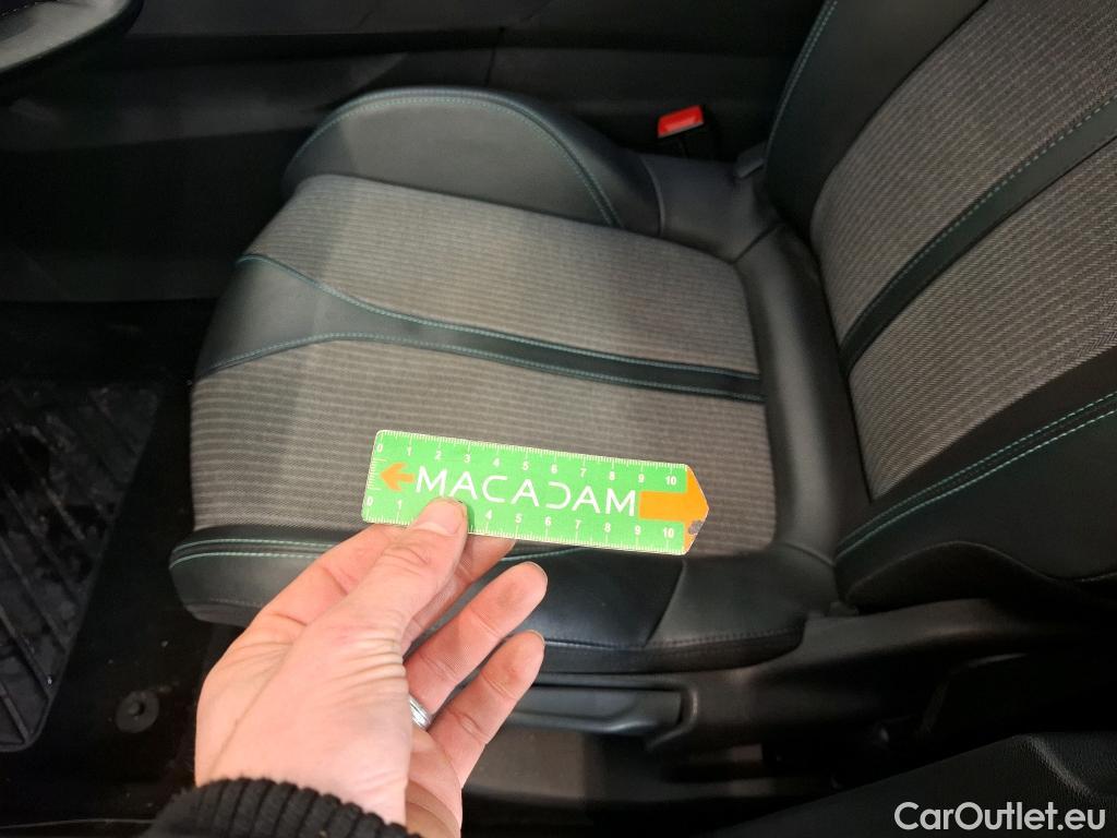  Peugeot  3008 PEUGEOT  / 2020 / 5P / SUV 1.6 HYBRID 225 E-EAT8 Allure Pack #8