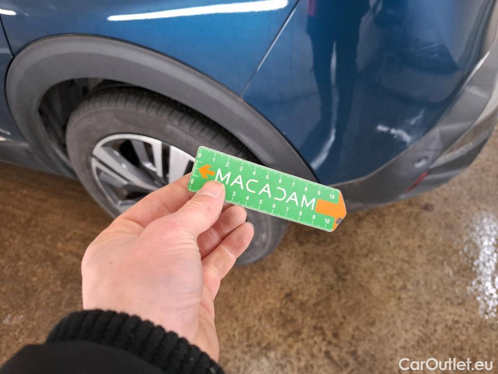  Peugeot  3008 PEUGEOT  / 2020 / 5P / SUV 1.6 HYBRID 225 E-EAT8 Allure Pack #40