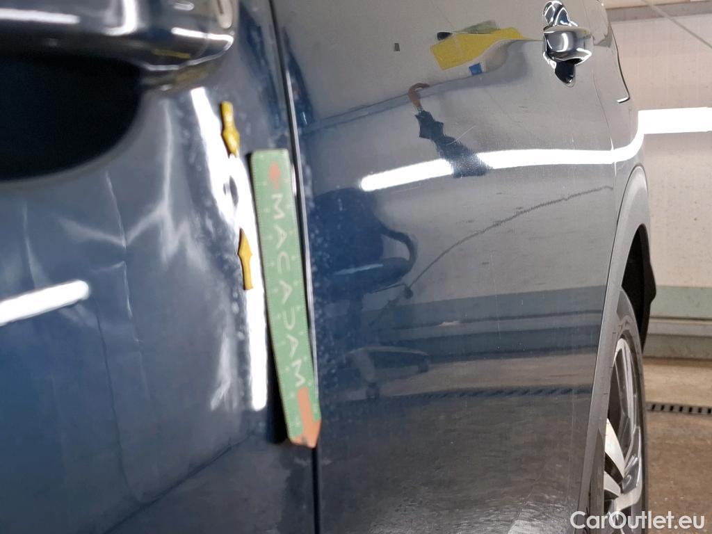  Peugeot  3008 PEUGEOT  / 2020 / 5P / SUV 1.6 HYBRID 225 E-EAT8 Allure Pack #35