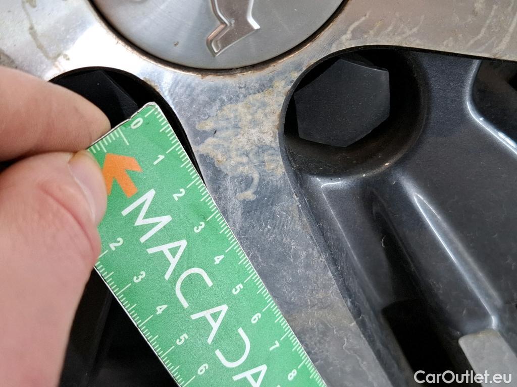  Peugeot  3008 PEUGEOT  / 2020 / 5P / SUV 1.6 HYBRID 225 E-EAT8 Allure Pack #22