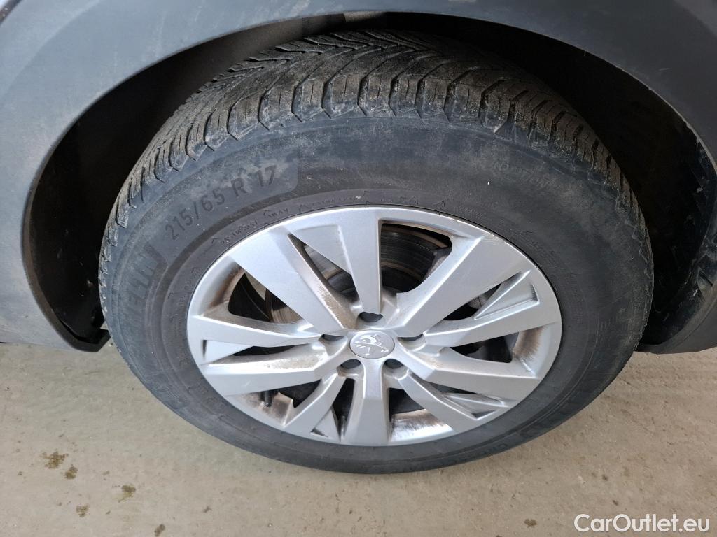  Peugeot  5008  Active Pack 1.5 HDi 130CV BVA8 7 Sieges E6d #46