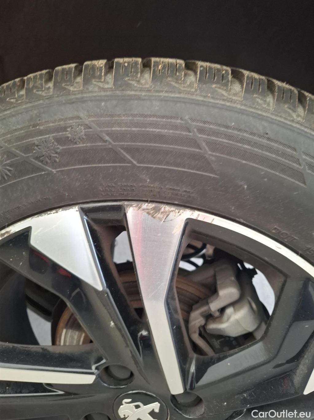  Peugeot  2008  Allure Pack 1.2 PureTech 130CV BVA8 E6d #21