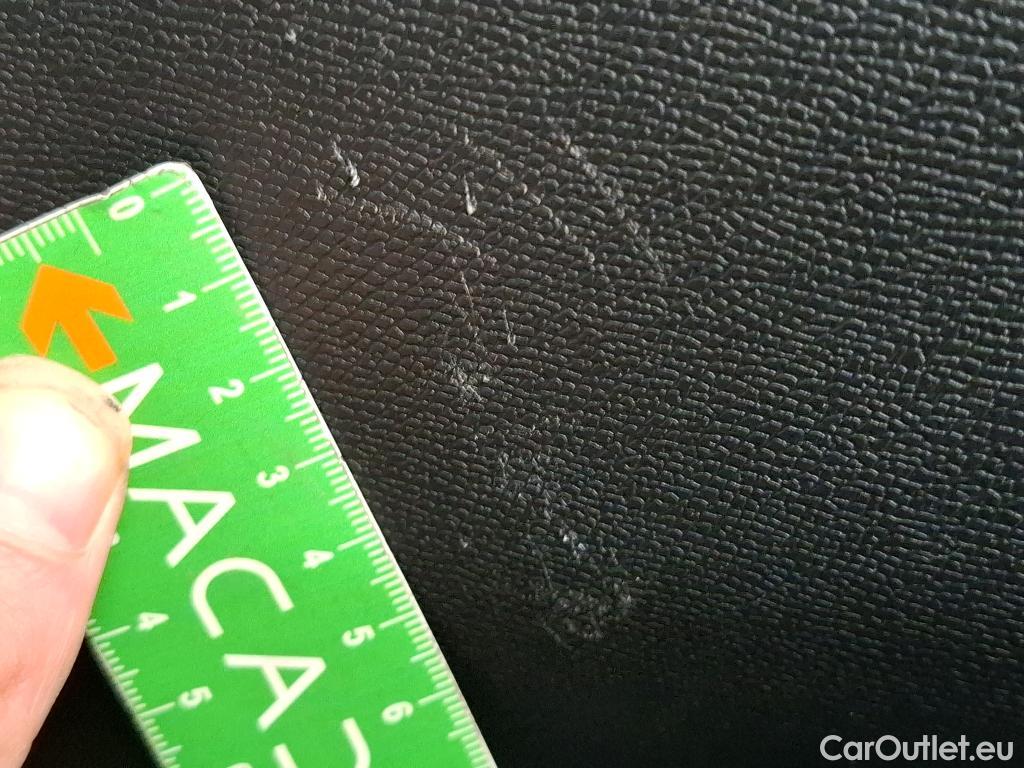  Peugeot  3008 PEUGEOT  / 2020 / 5P / SUV 1.6 HYBRID 225 E-EAT8 Allure Pack #33