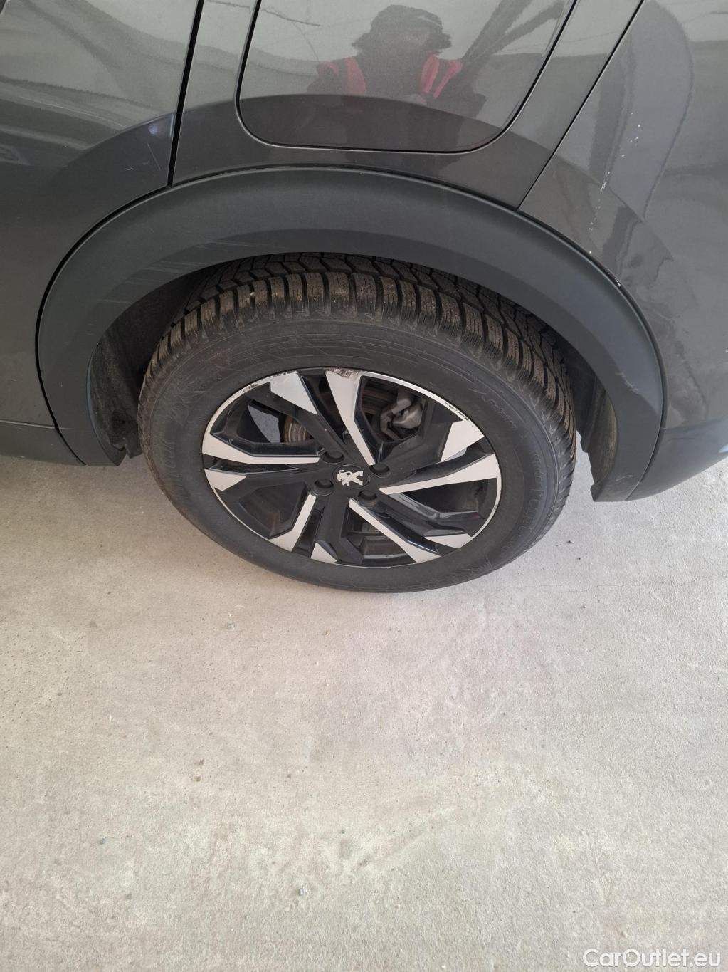  Peugeot  2008  Allure Pack 1.2 PureTech 130CV BVA8 E6d #23