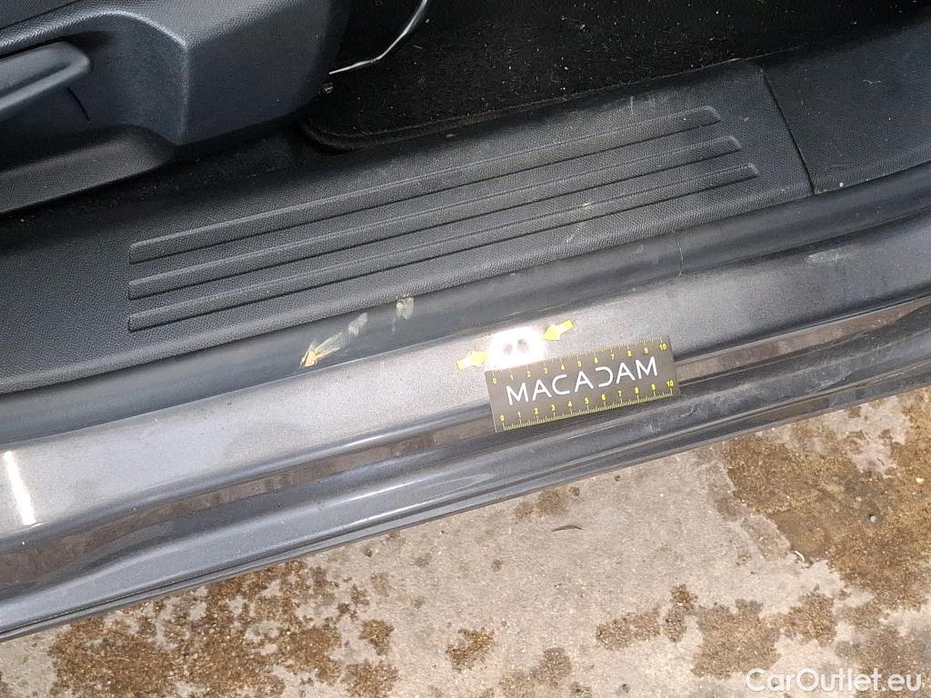  Peugeot  2008  Allure Pack 1.2 PureTech 130CV BVA8 E6d #38