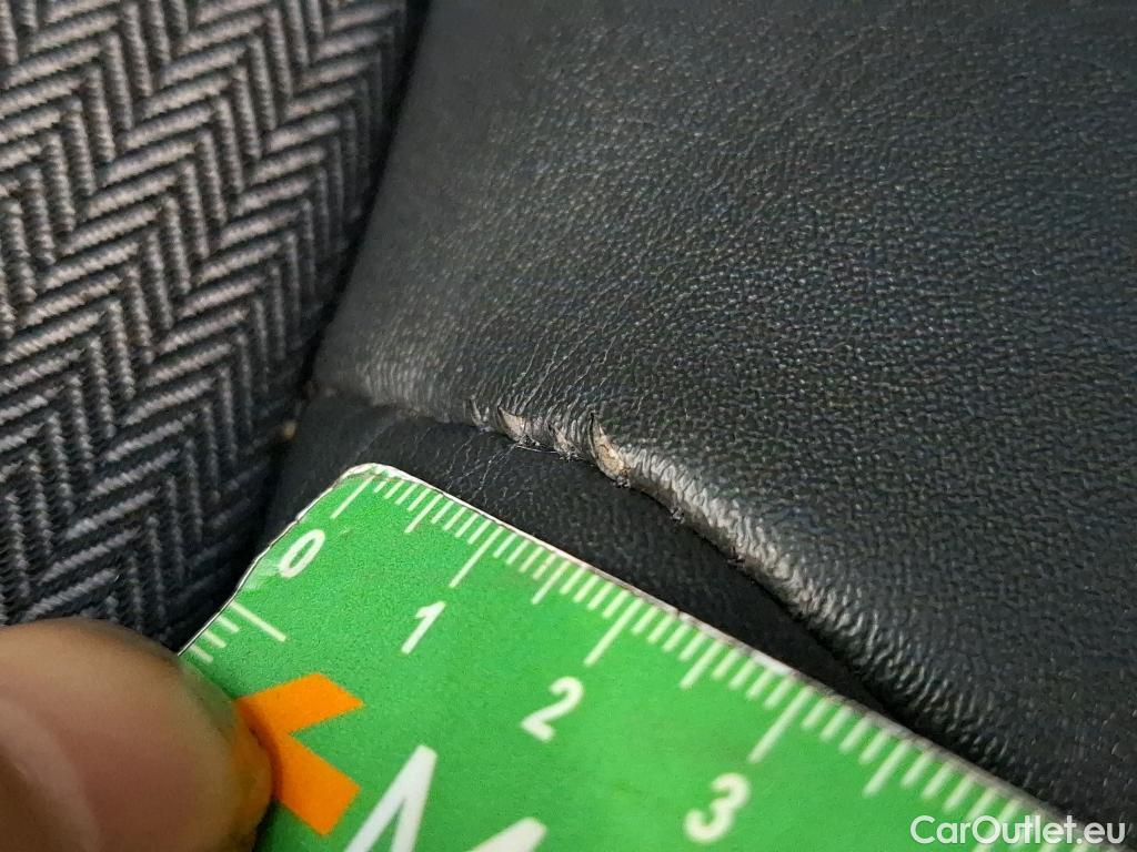  Peugeot  3008 PEUGEOT  / 2020 / 5P / SUV 1.6 HYBRID 225 E-EAT8 Allure Pack #9