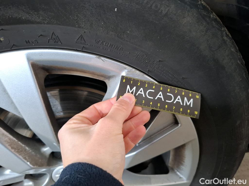  Peugeot  5008  Active Pack 1.5 HDi 130CV BVA8 7 Sieges E6d #48