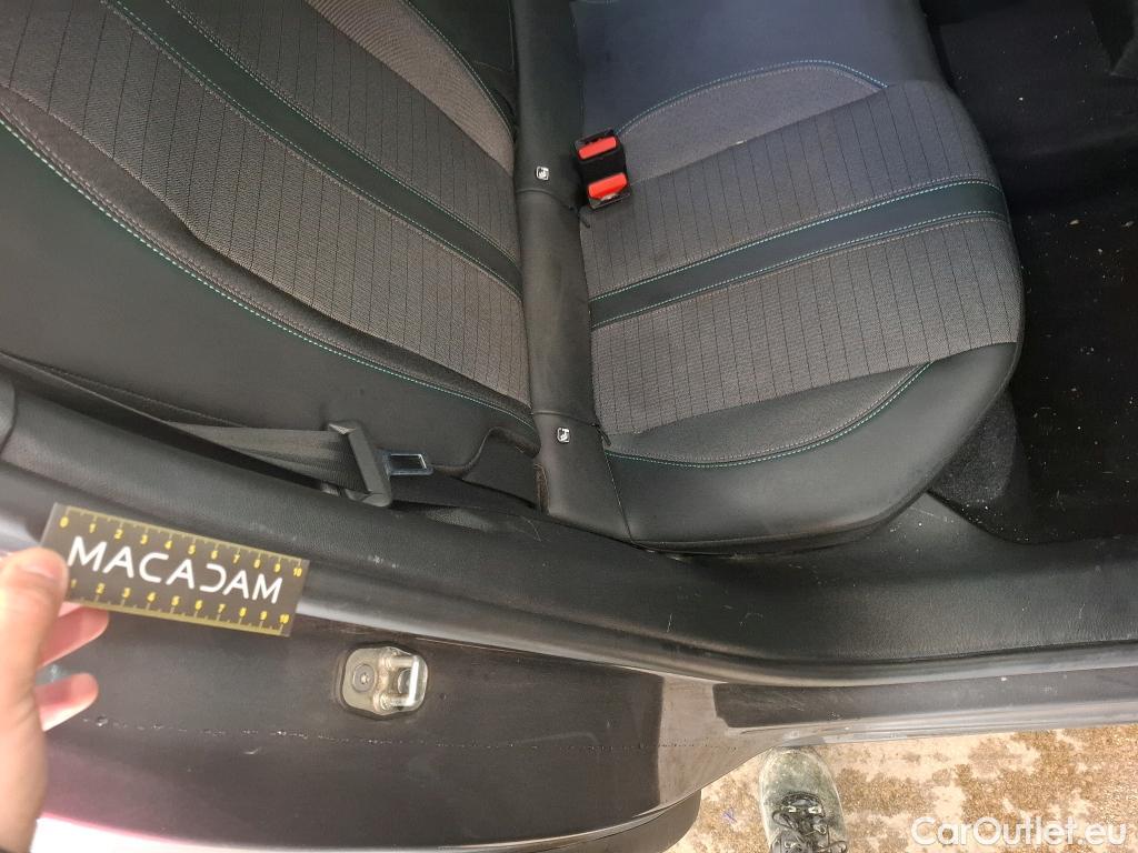  Peugeot  2008  Allure Pack 1.2 PureTech 130CV BVA8 E6d #25