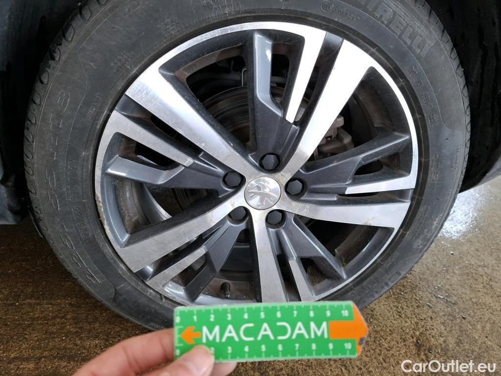  Peugeot  3008 PEUGEOT  / 2020 / 5P / SUV 1.6 HYBRID 225 E-EAT8 Allure Pack #18