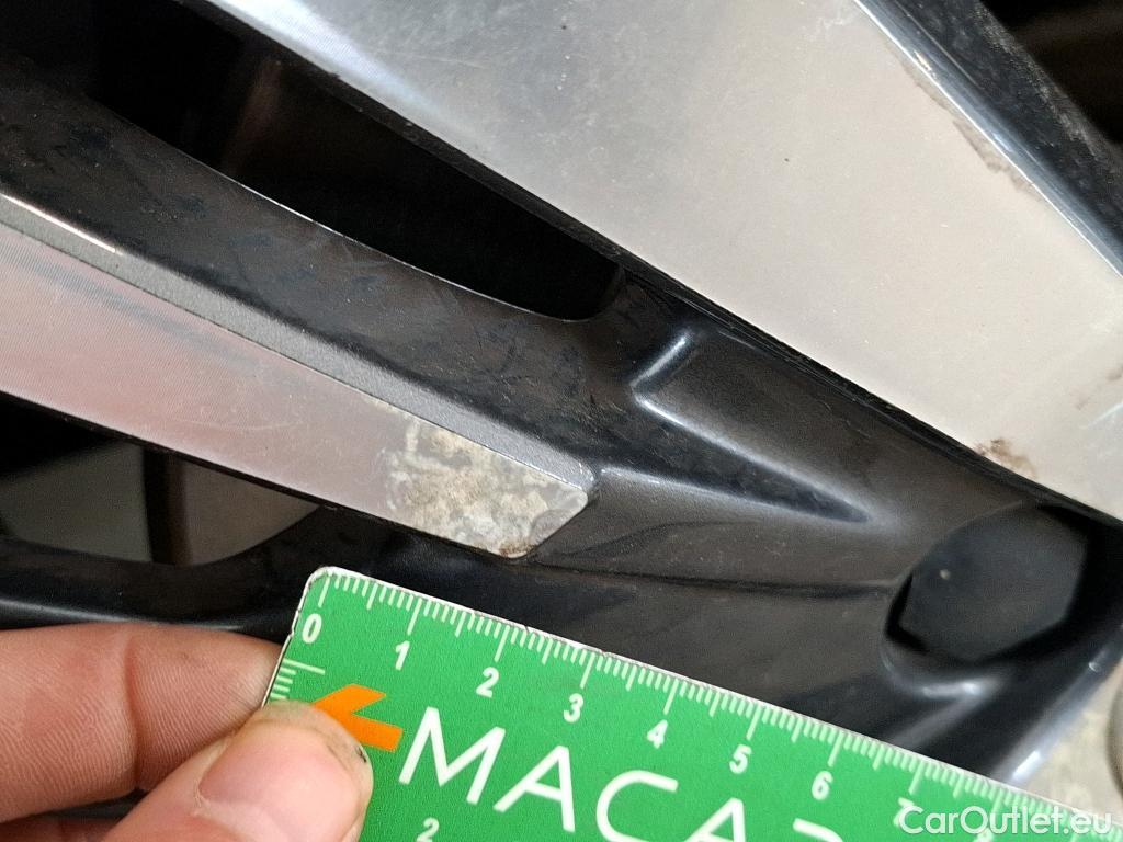  Peugeot  3008 PEUGEOT  / 2020 / 5P / SUV 1.6 HYBRID 225 E-EAT8 Allure Pack #29