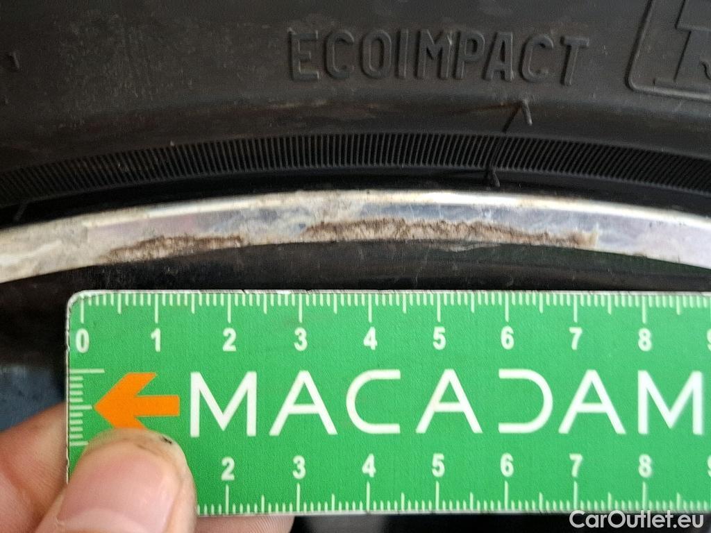  Peugeot  3008 PEUGEOT  / 2020 / 5P / SUV 1.6 HYBRID 225 E-EAT8 Allure Pack #14