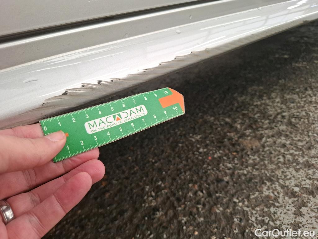  Toyota  Corolla TOYOTA  Touring Sports / 2018 / 5P / Break Hybride 122h Dynamic Business #28