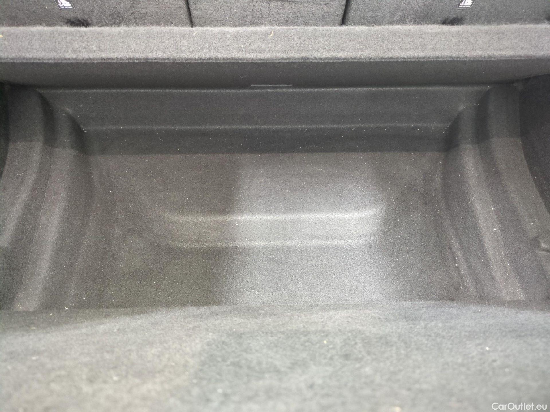  Tesla  Model Y TESLA  / 2020 / 5P / SUV Grand Autonomie Dual Motor AWD #30