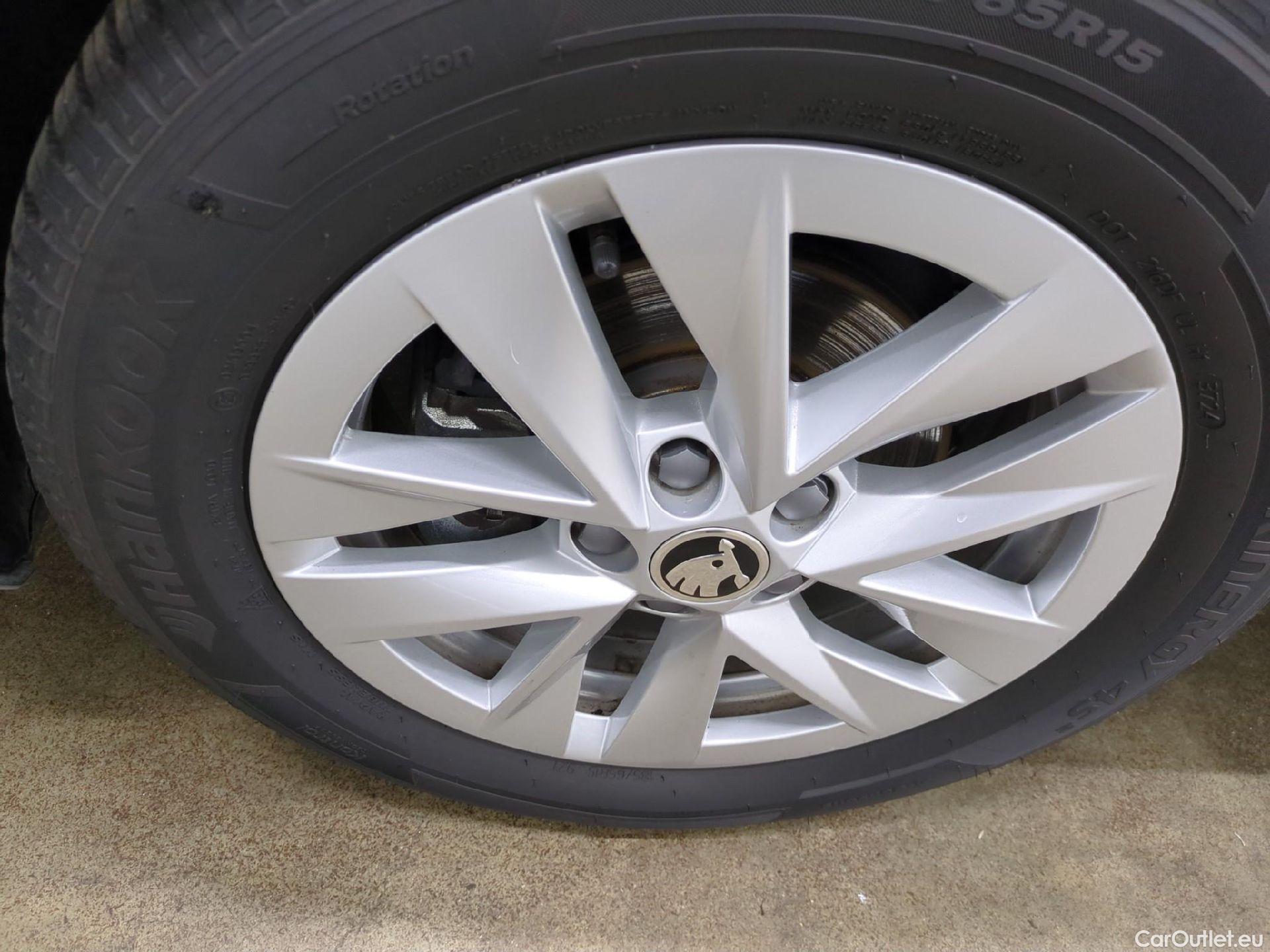  Skoda  Fabia  Ambition 1.0 MPI 80CV BVM5 E6d #3