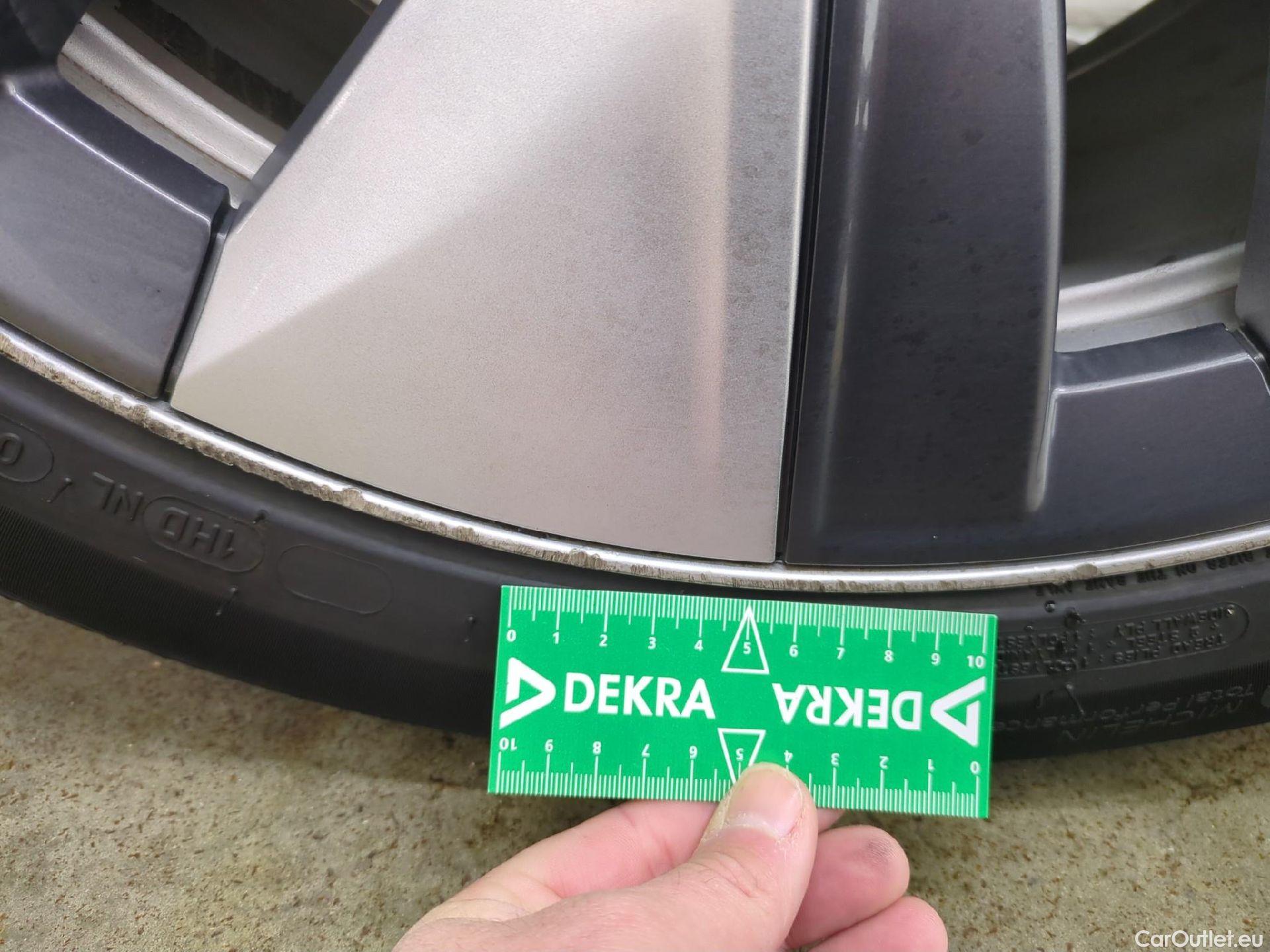  Tesla  Model Y TESLA  / 2020 / 5P / SUV Grand Autonomie Dual Motor AWD #4