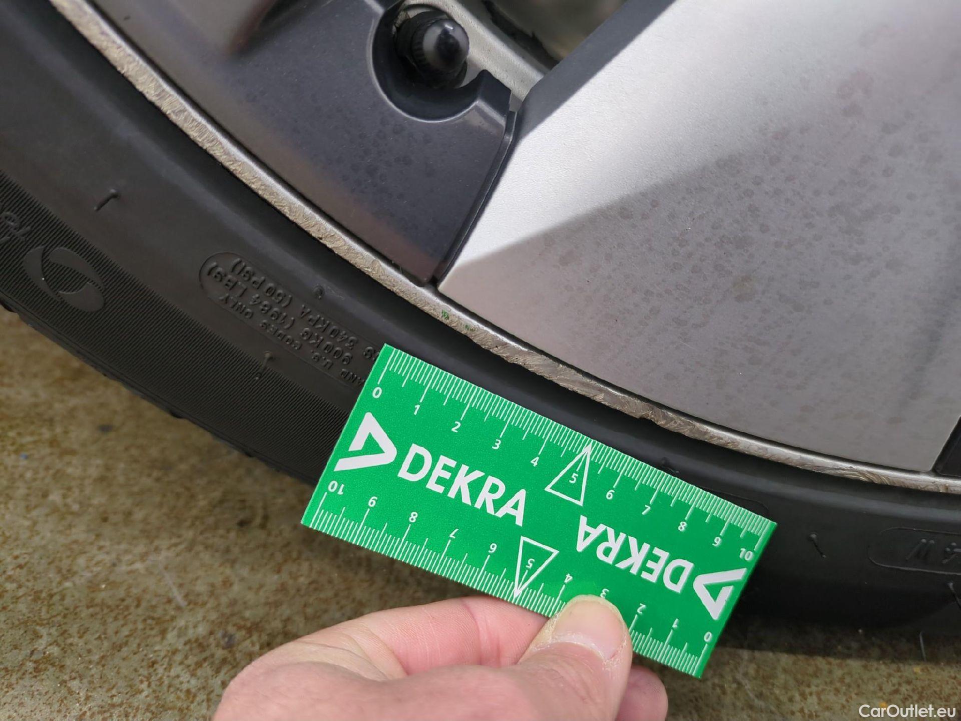  Tesla  Model Y TESLA  / 2020 / 5P / SUV Grand Autonomie Dual Motor AWD #8