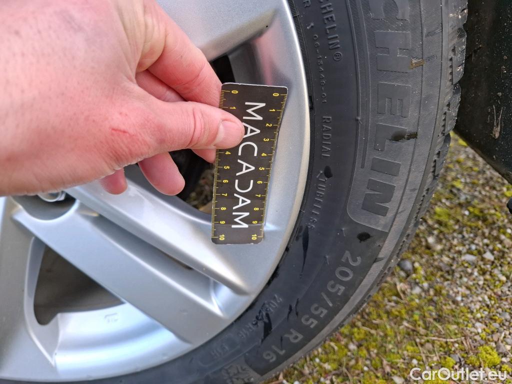  Toyota  Corolla TOYOTA  Touring Sports / 2018 / 5P / Break Hybride 122h Dynamic Business Beyond Zer #9