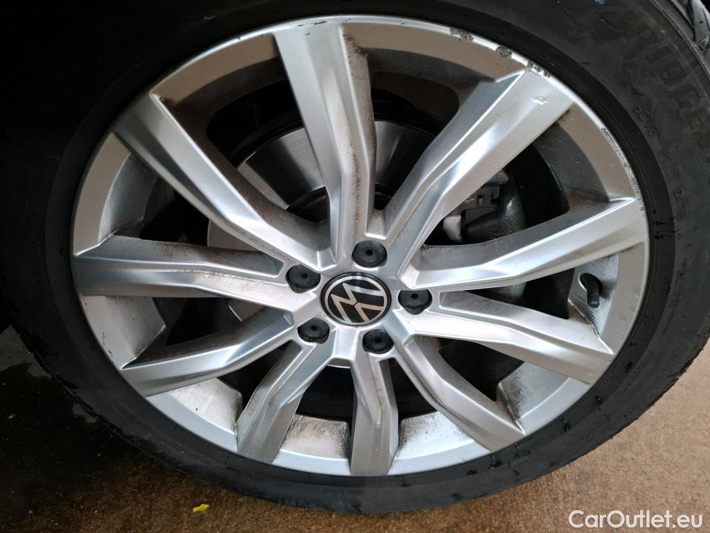  Volkswagen  T-ROC VOLKSWAGEN  / 2017 / 5P / SUV 1.5 TSI 150 EVO CARAT EXCLUSIVE DSG7 #11