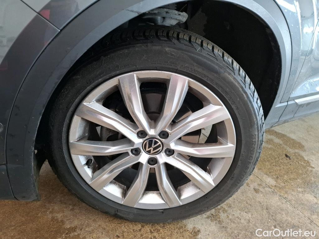  Volkswagen  T-ROC VOLKSWAGEN  / 2017 / 5P / SUV 1.5 TSI 150 EVO CARAT EXCLUSIVE DSG7 #5