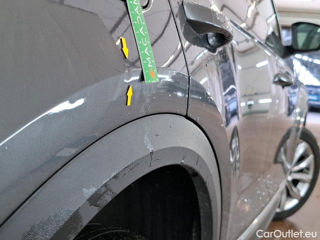  Volkswagen  T-ROC VOLKSWAGEN  / 2017 / 5P / SUV 1.5 TSI 150 EVO CARAT EXCLUSIVE DSG7 #15