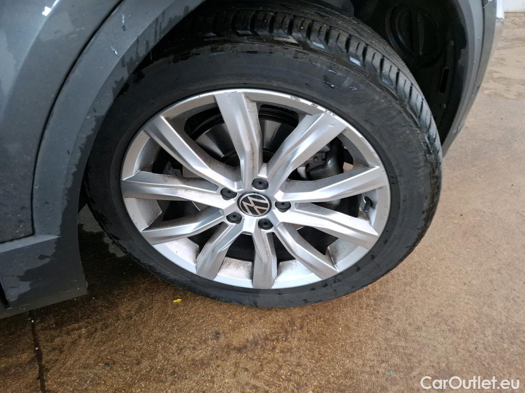  Volkswagen  T-ROC VOLKSWAGEN  / 2017 / 5P / SUV 1.5 TSI 150 EVO CARAT EXCLUSIVE DSG7 #10