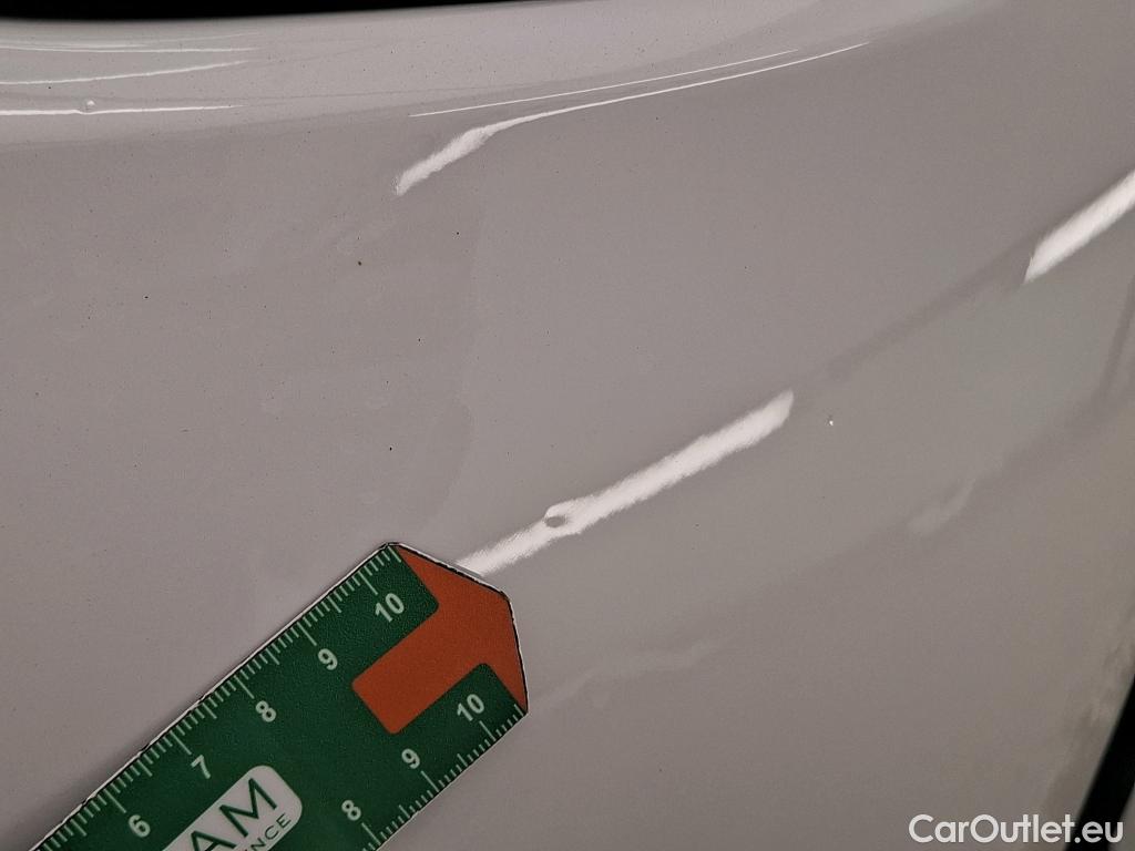  Mercedes  GLA MERCEDES-BENZ  / 2020 / 5P / SUV 1.3  200 PROGRESSIVE LINE DCT #9