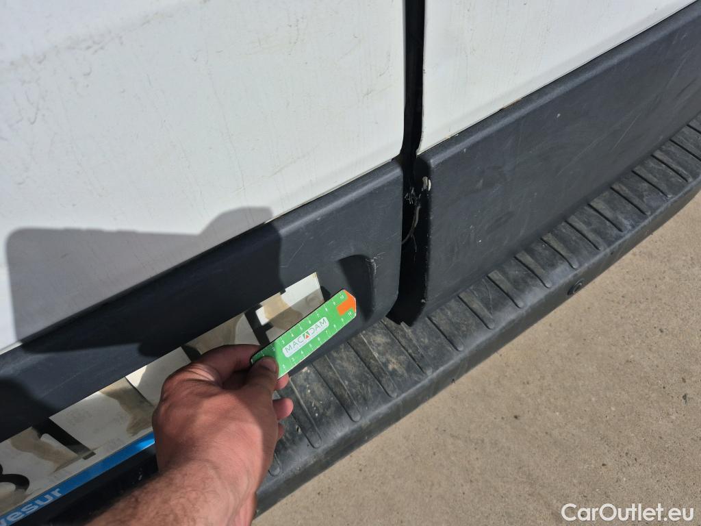  Ford  Transit FORD  / 2013 / 4P / furgón 350 96kW L3H2 Van Trend Delantera #54